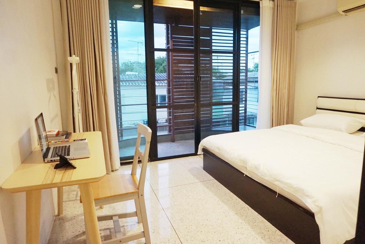 Boon Street Hostel Bangkok Exterior foto